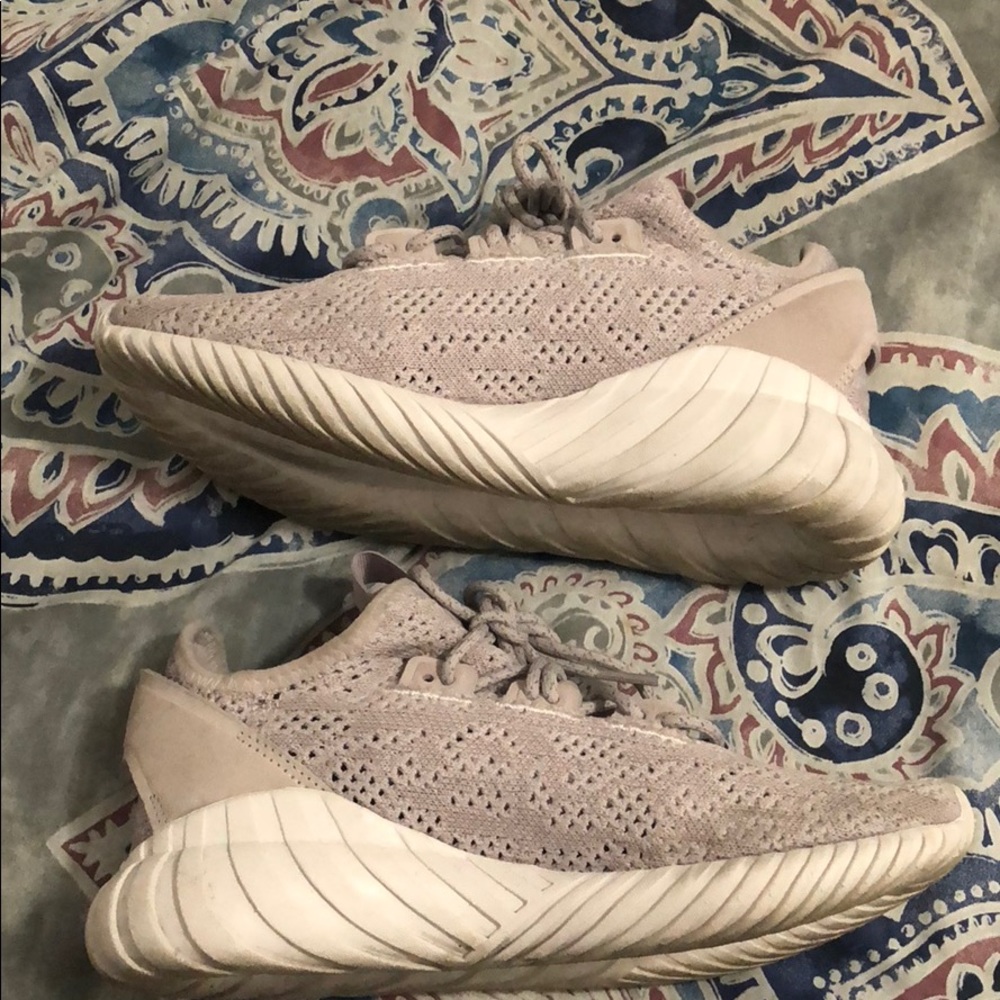 Adidas - Picture 2 of 3
